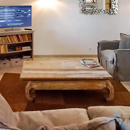 Maison 9 * Issirac